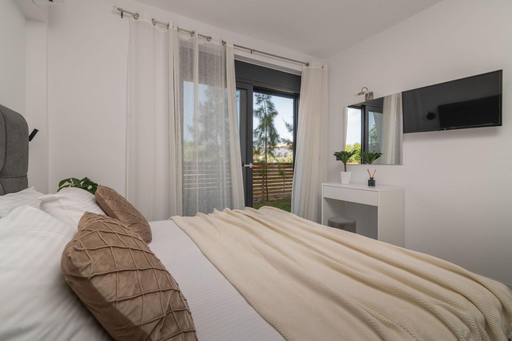 Sunwhite Villas - Private Pool & Cozy Atmosphere, By Zantewize Laganas Exteriör bild